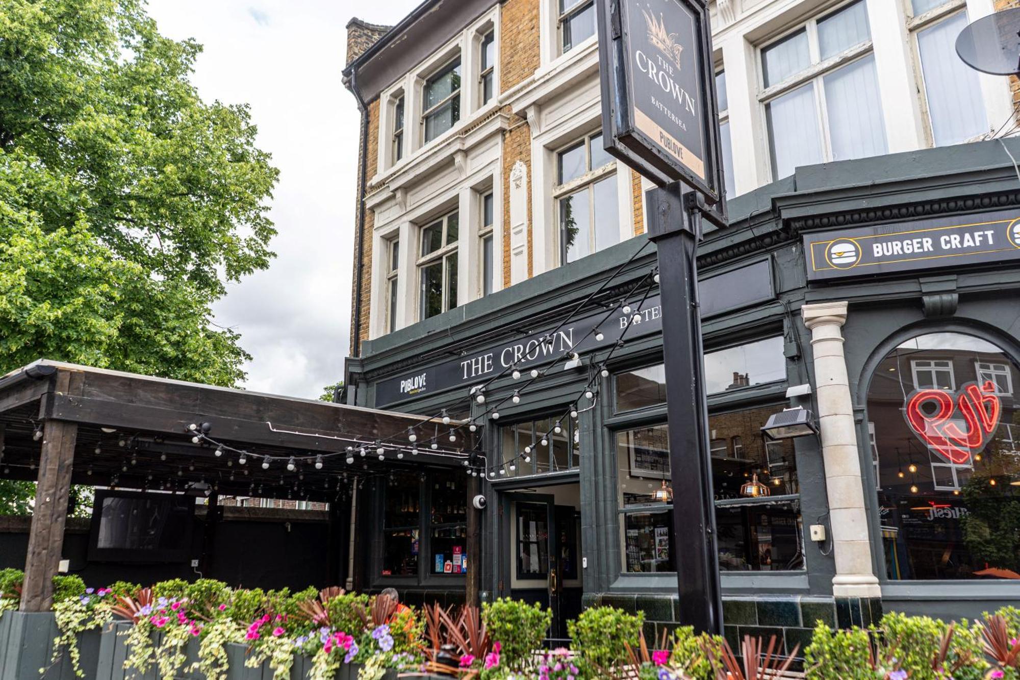 Publove @ The Crown, Battersea London Exterior photo